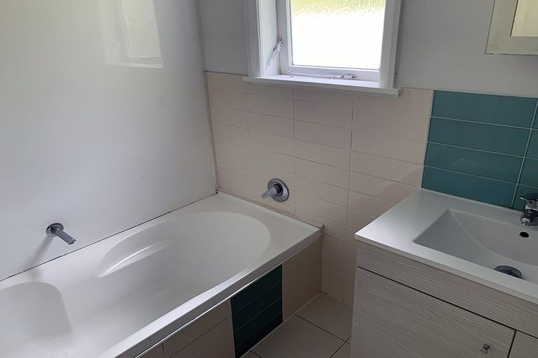 Photo of property in 152 Helston Road, Paparangi, Wellington, 6037