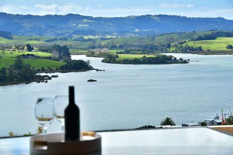 Photo of property in 4 Kanuka Road, Sandspit, Warkworth, 0982