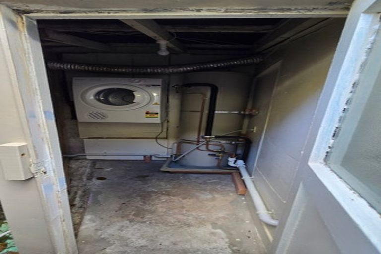 Photo of property in 125 Muritai Road, Eastbourne, Lower Hutt, 5013