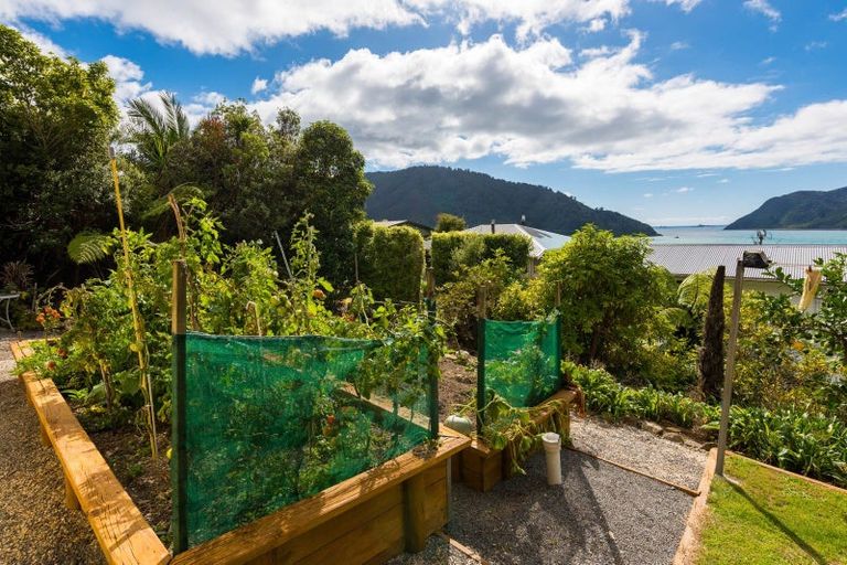Photo of property in 3 Ruataniwha Place, Okiwi Bay, French Pass, 7193