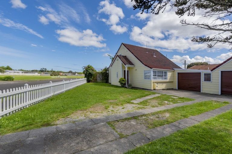 Photo of property in 2 Waimarie Park, Levin, 5510