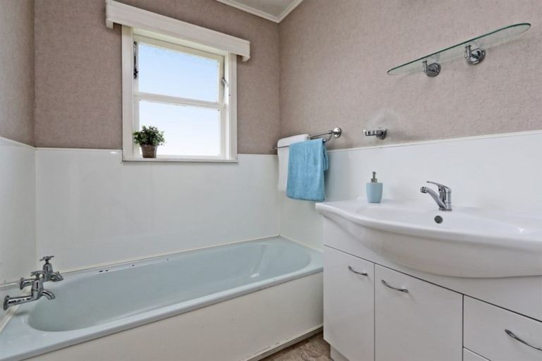 Photo of property in 45 Allen Berry Avenue, Pirimai, Napier, 4112