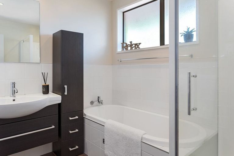 Photo of property in 11 Fiona Place, Hei Hei, Christchurch, 8042