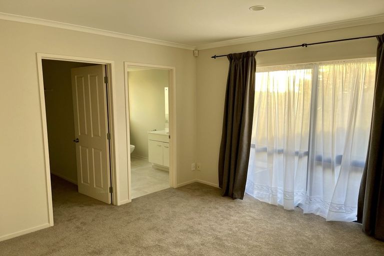 Photo of property in 12 Andrusha Place, Flat Bush, Auckland, 2019