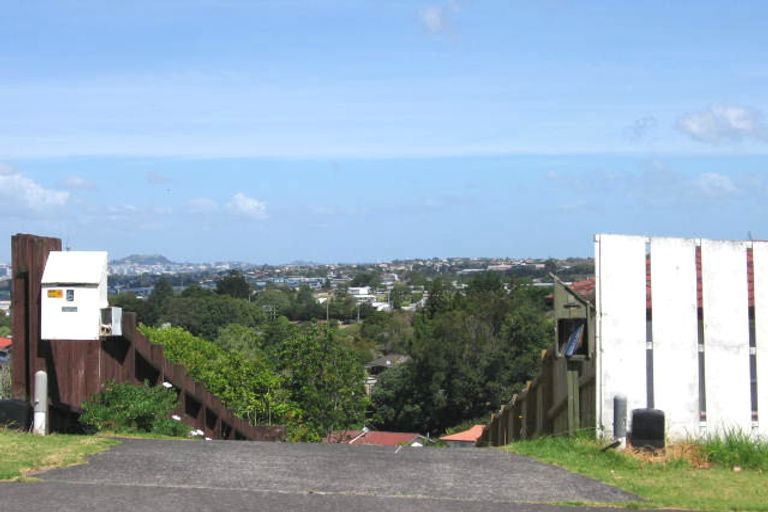 Photo of property in 8 Laurina Road, Sunnynook, Auckland, 0620