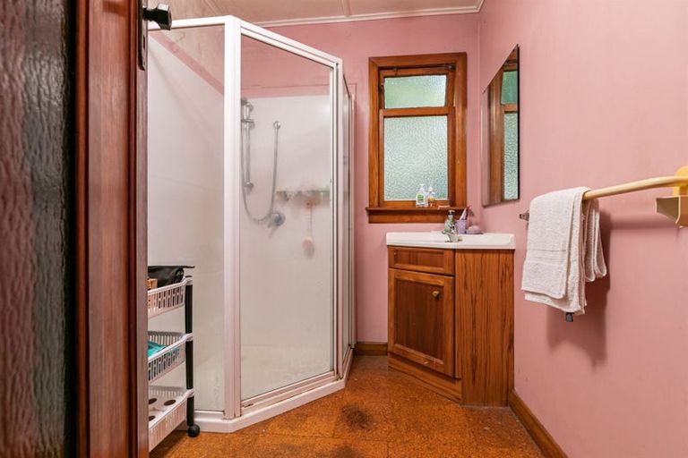 Photo of property in 117 Te Atatu Road, Te Atatu South, Auckland, 0610