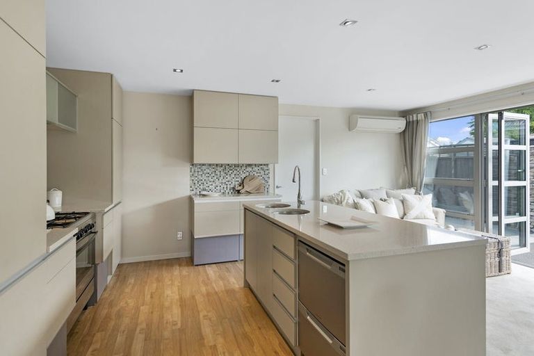 Photo of property in 72 Wai-iti Terrace, Bryndwr, Christchurch, 8052