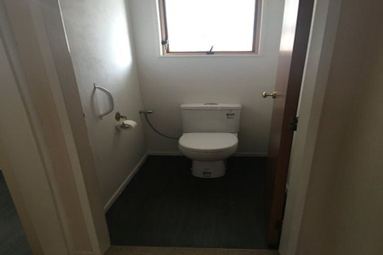 Photo of property in 2/30 Whitley Avenue, Ebdentown, Upper Hutt, 5018