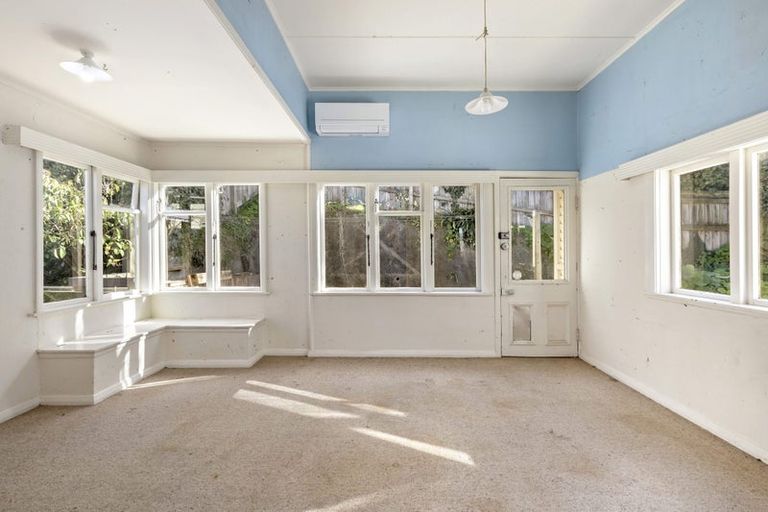 Photo of property in 18 Talavera Terrace, Kelburn, Wellington, 6012