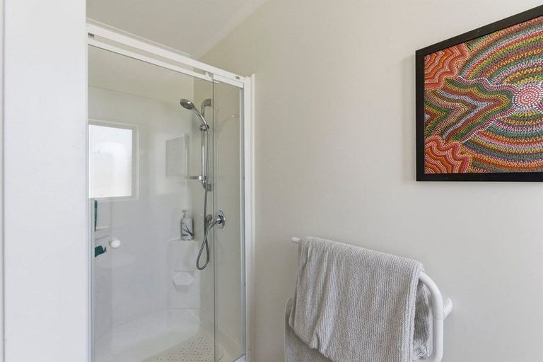 Photo of property in 10 Barrett Drive, Waikanae Beach, Waikanae, 5036