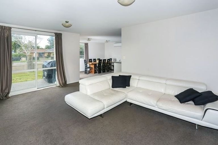 Photo of property in 1 Erceg Way, Rosehill, Papakura, 2113