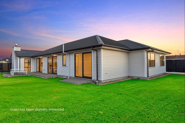 Photo of property in 15 Bob Reid Crescent, Darfield, 7571