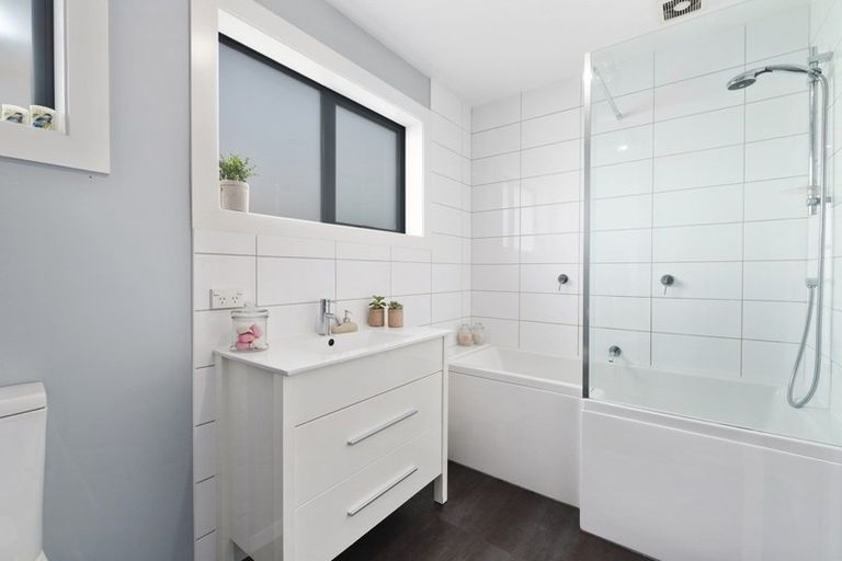 Photo of property in 28 Syndic Street, Cromwell, 9310