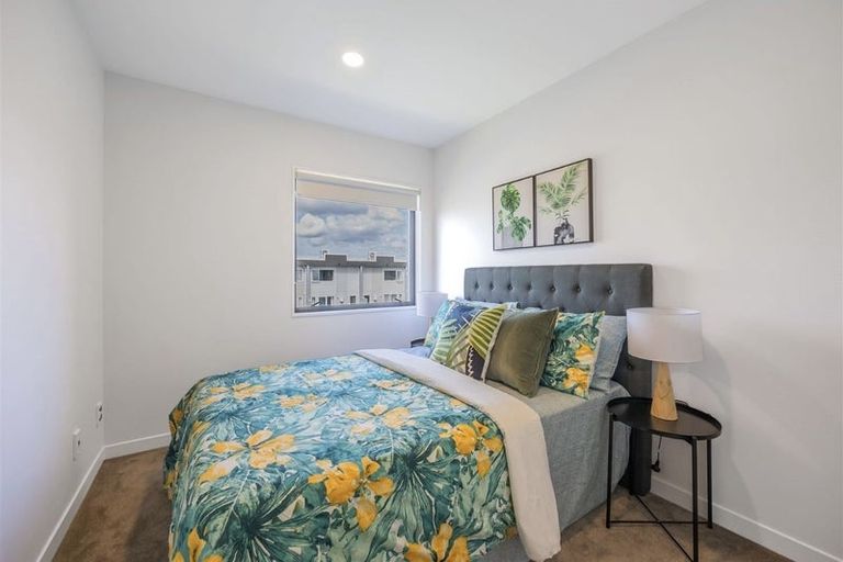 Photo of property in 16 Meritage Lane, Te Atatu South, Auckland, 0610