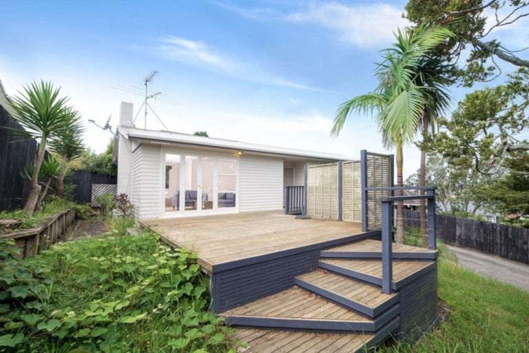 Photo of property in 1/37 Becroft Drive, Forrest Hill, Auckland, 0620