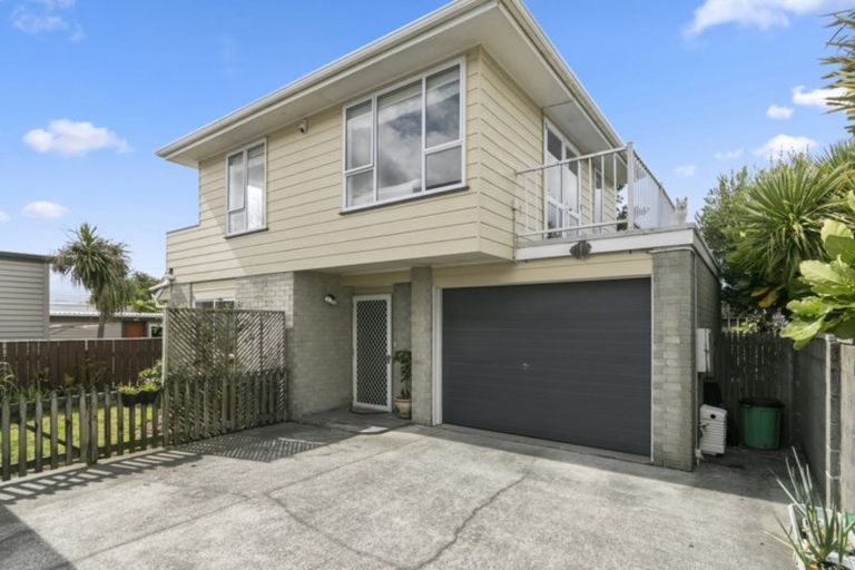 Photo of property in 2a Oriental Street, Petone, Lower Hutt, 5012