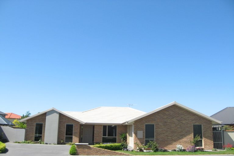 Photo of property in 3 Coolspring Way, Redwood, Christchurch, 8051