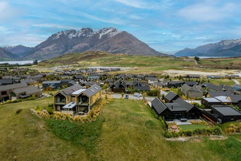 Photo of property in 24 Falconer Rise, Jacks Point, Queenstown, 9371