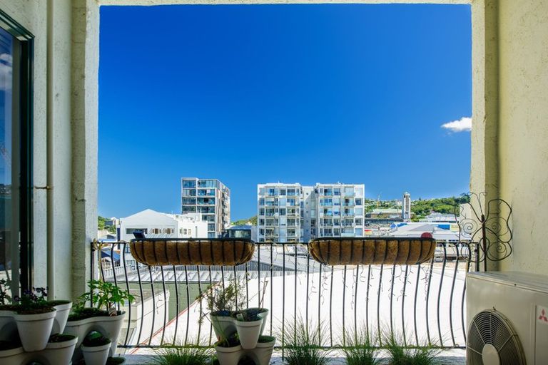 Photo of property in Tennyson Apartments, 12/25 Tennyson Street, Te Aro, Wellington, 6011