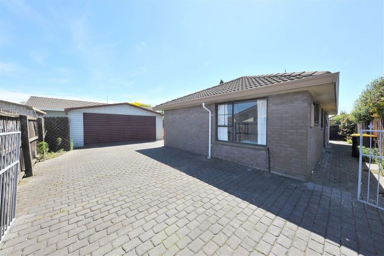 Photo of property in 2/5 Peebles Drive, Hei Hei, Christchurch, 8042