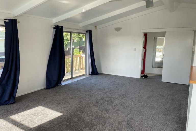 Photo of property in 13 Lismore Place, Papatoetoe, Auckland, 2025