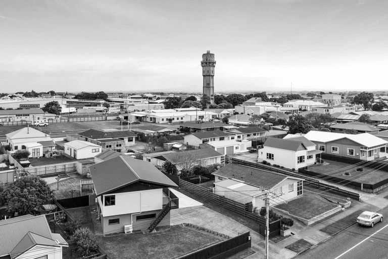 Photo of property in 35 Collins Street, Hawera, 4610