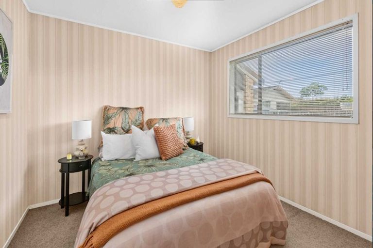 Photo of property in 2/41 Riverside Road, Orewa, 0931