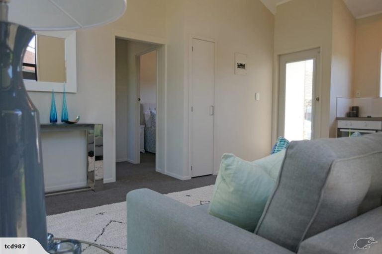 Photo of property in 3 Bellbird Place, Orewa, 0931