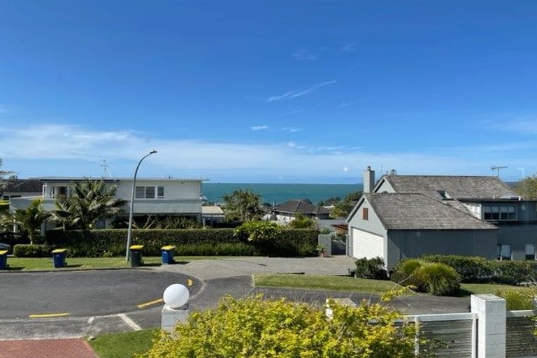 Photo of property in 1/3 Brown Street, Hauraki, Auckland, 0622