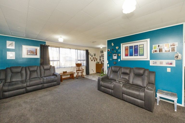 Photo of property in 21 Cargill Grove, Kelvin Grove, Palmerston North, 4414