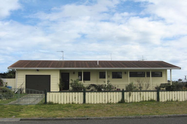 Photo of property in 63 Kahukura Avenue, Waitarere Beach, Levin, 5510