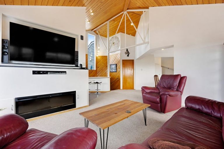 Photo of property in 7b Peter Terrace, Castor Bay, Auckland, 0620