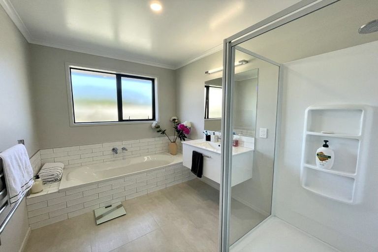 Photo of property in 242 Vaughan Road, Owhata, Rotorua, 3010