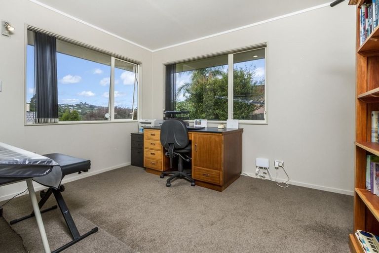 Photo of property in 18 Carnmore Place, Torbay, Auckland, 0630