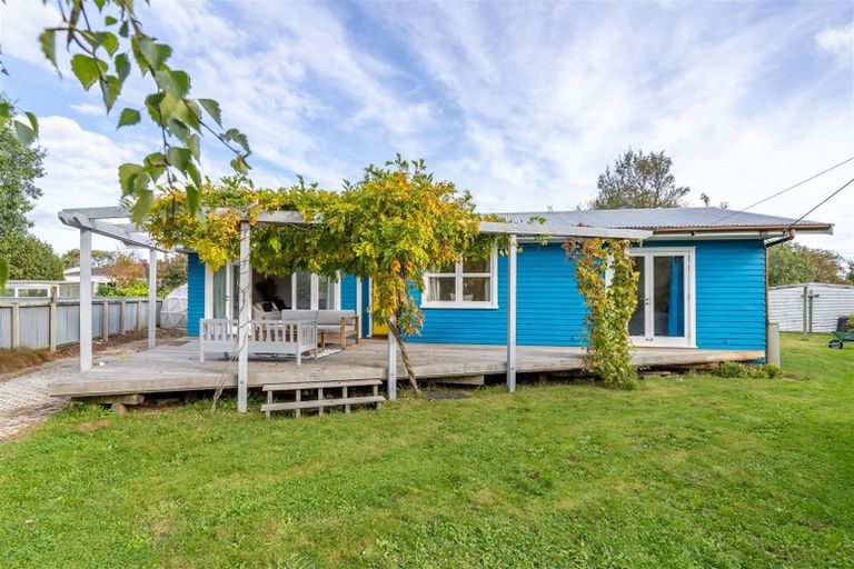 Photo of property in 4 Greenaway Place, Martinborough, 5711