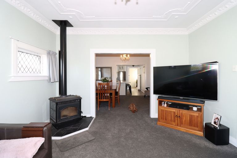 Photo of property in 10 Garrison Street, Carterton, 5713