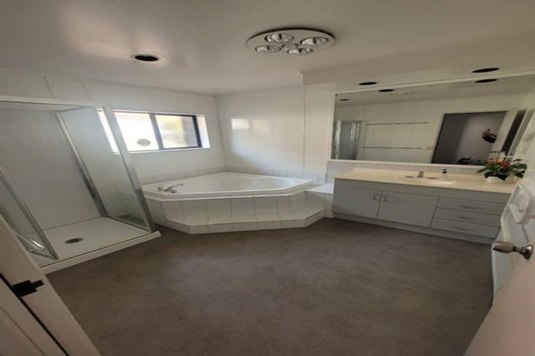 Photo of property in 10 Orangewood Drive, Northpark, Auckland, 2013