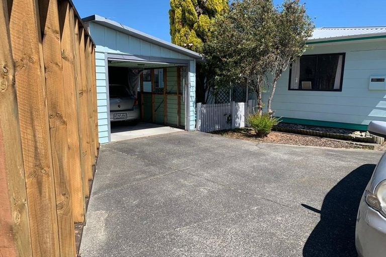 Photo of property in 2/11 Bauchop Road, Waterloo, Lower Hutt, 5011