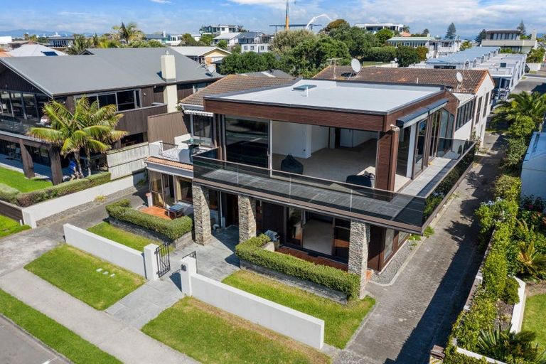 Photo of property in 1/30 Marine Parade, Mount Maunganui, 3116