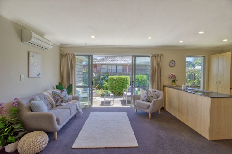 Photo of property in 2/335 Main South Road, Hornby, Christchurch, 8042