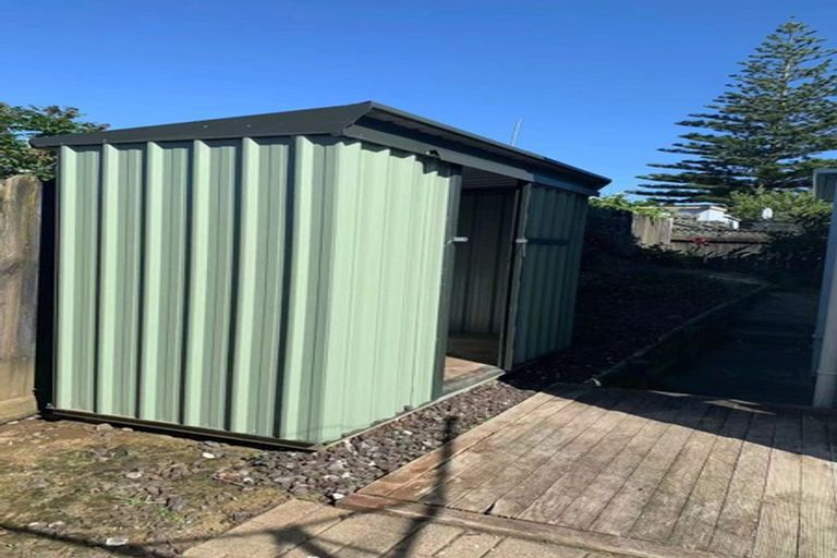 Photo of property in 1/12 De Thiery Place, Pakuranga Heights, Auckland, 2010