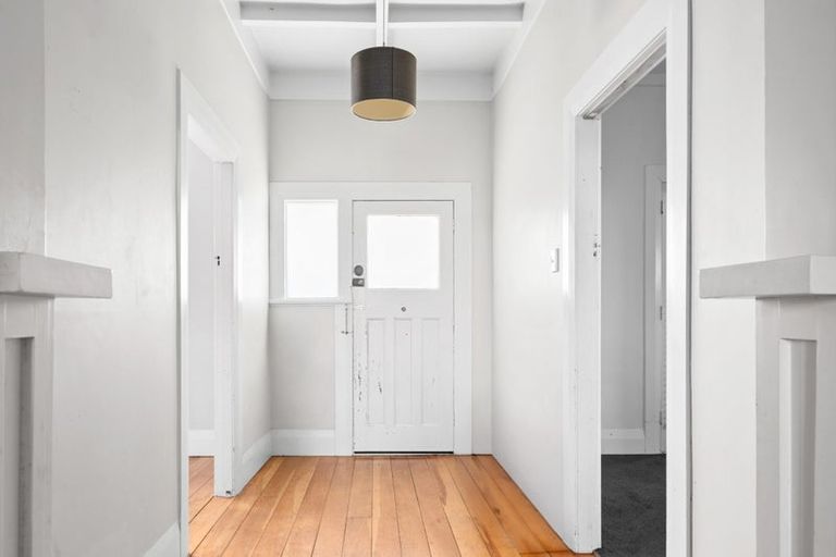 Photo of property in 16 Coates Street, Hamilton East, Hamilton, 3216