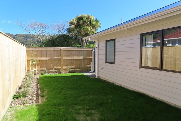 Photo of property in 2/25 Benge Crescent, Naenae, Lower Hutt, 5011