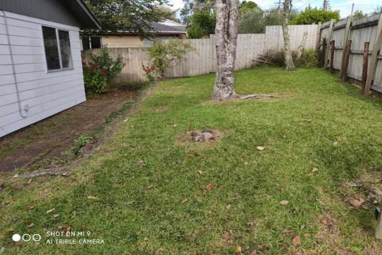 Photo of property in 22 Parrs Cross Road, Henderson, Auckland, 0612