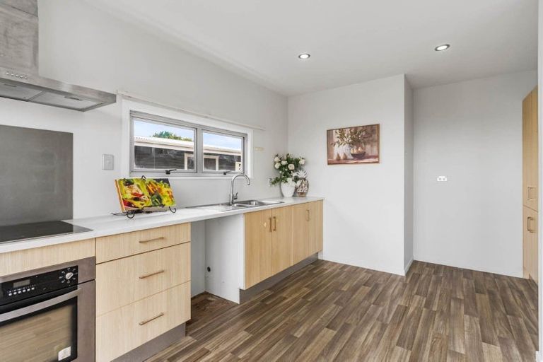 Photo of property in 559 Glenfield Road, Glenfield, Auckland, 0629