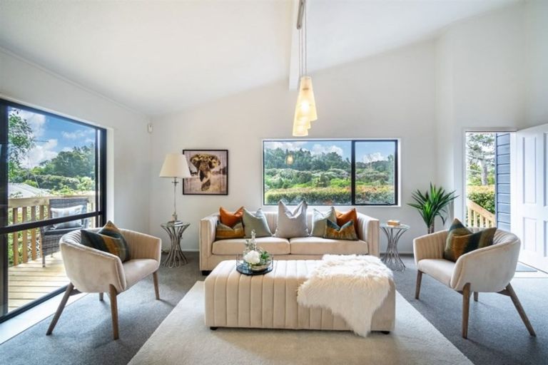 Photo of property in 2/9a Kitewao Street, Northcote, Auckland, 0627