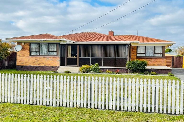 Photo of property in 27 Fernaig Street, Papakura, 2110
