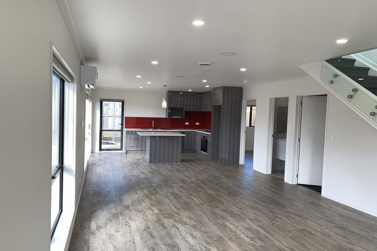 Photo of property in 4a Kelman Road, Kelston, Auckland, 0602