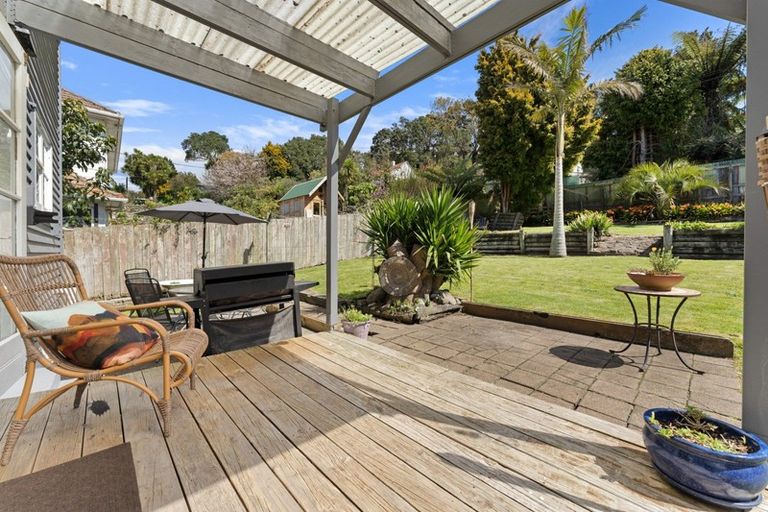 Photo of property in 22 Glenpark Avenue, Frankleigh Park, New Plymouth, 4310