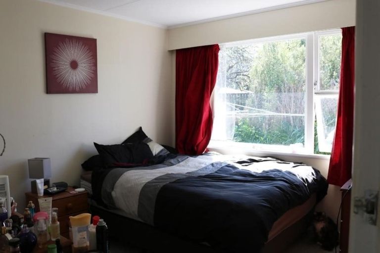 Photo of property in 16 Percy Cameron Street, Avalon, Lower Hutt, 5011